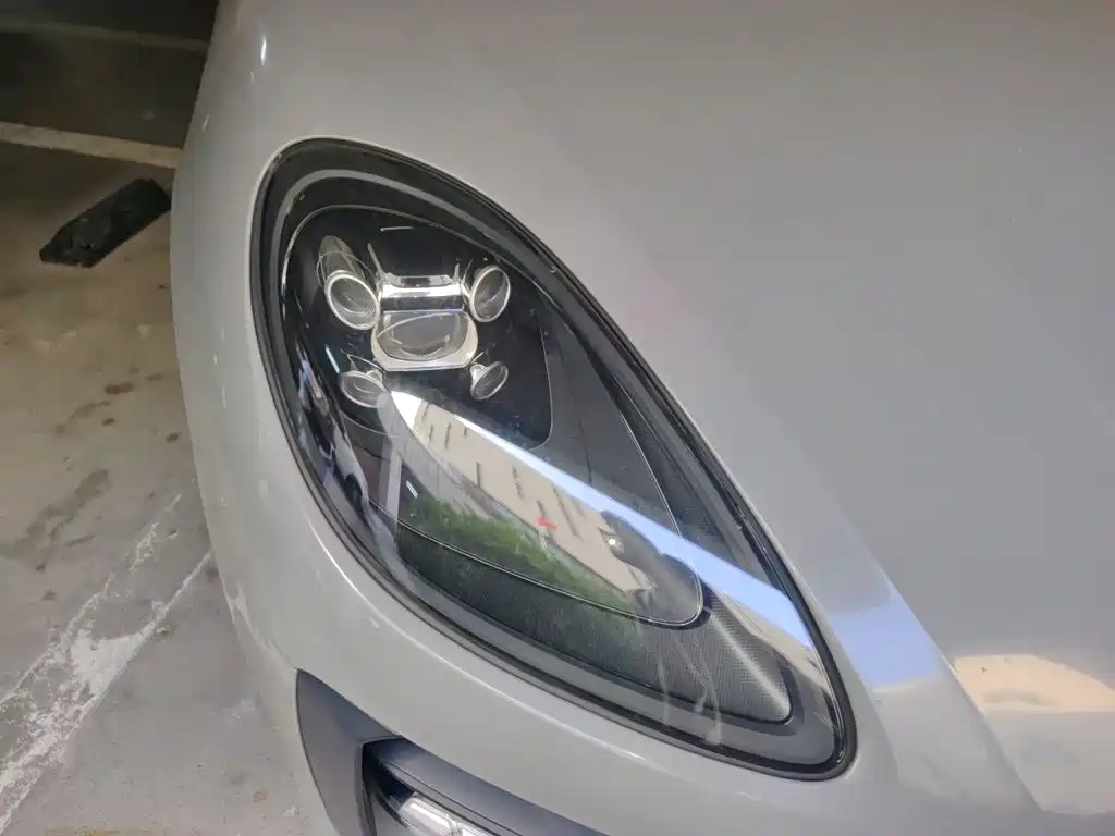 Porsche Macan — миниатюра 7