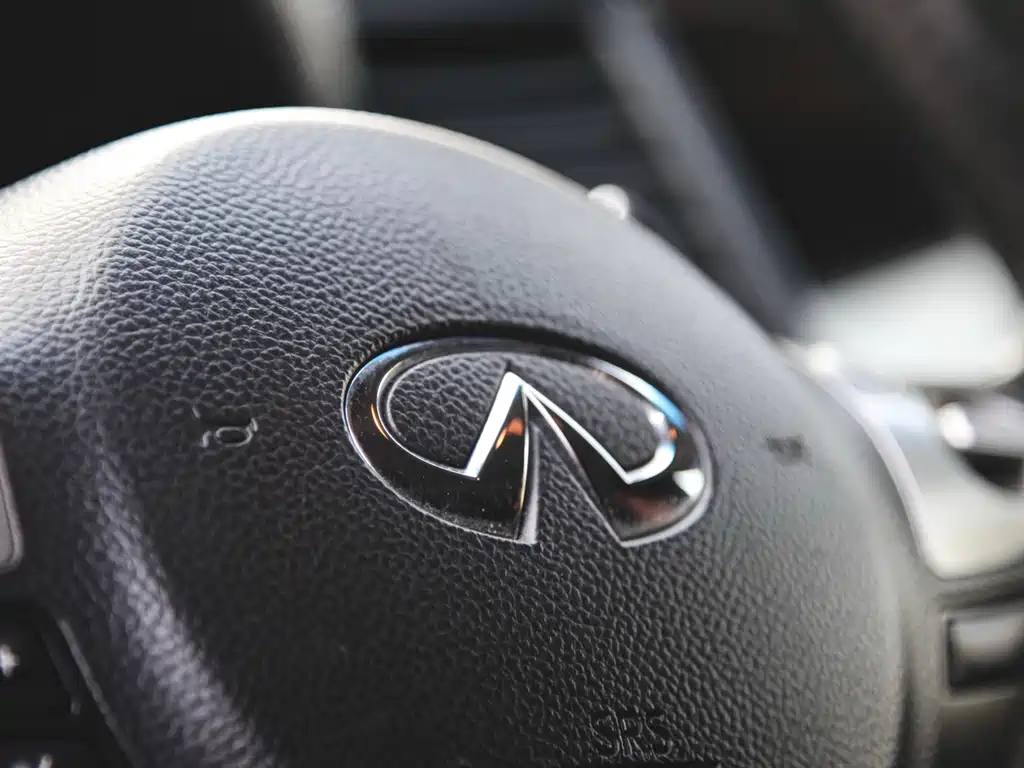 Infiniti QX70 2013 3.7L Standard