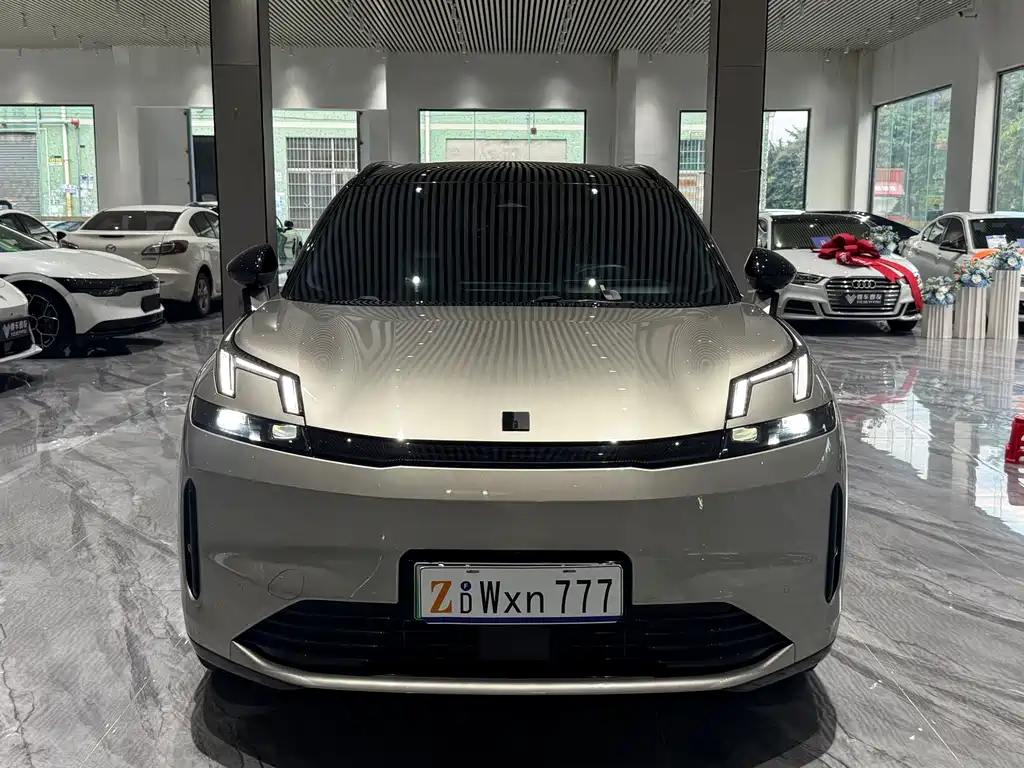 Lynk & Co 08 EM-P — миниатюра 3