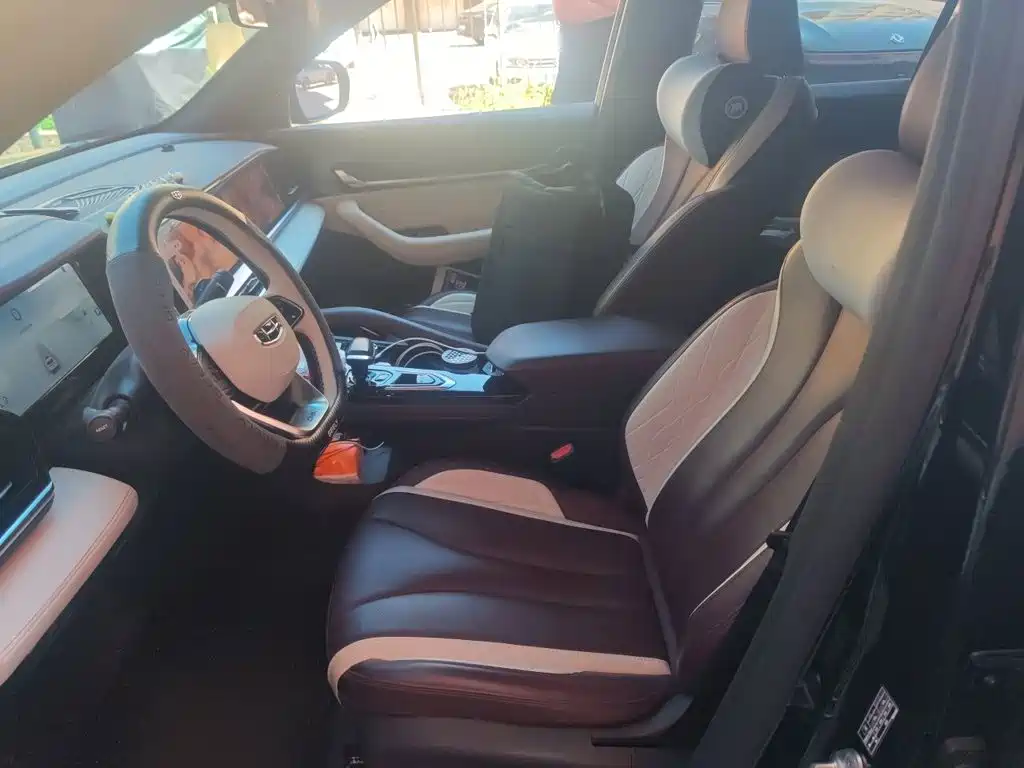 Geely Xingyue L — миниатюра 8