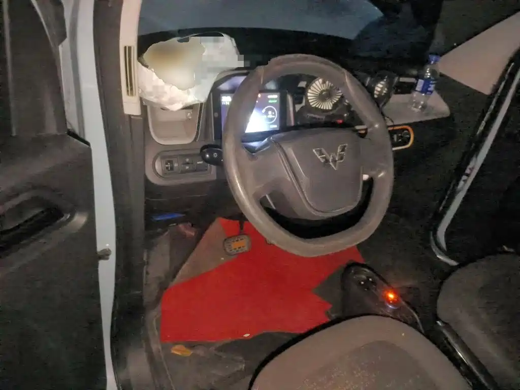 Wuling MINIEV — миниатюра 13