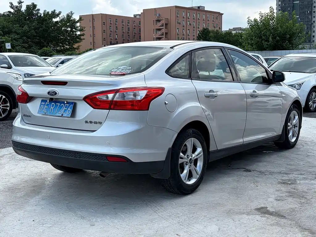 Ford Focus — миниатюра 5
