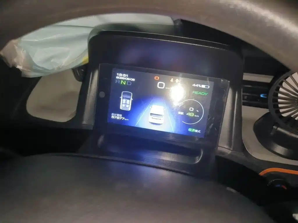Wuling MINIEV — миниатюра 21
