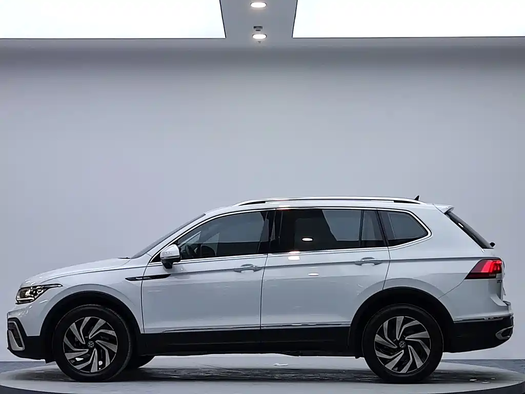 Volkswagen Tiguan L L 2023 280TSI AT