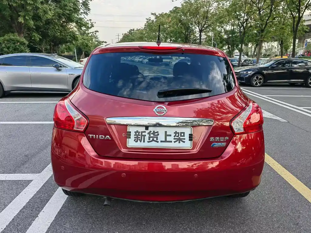 Nissan Tiida — миниатюра 8