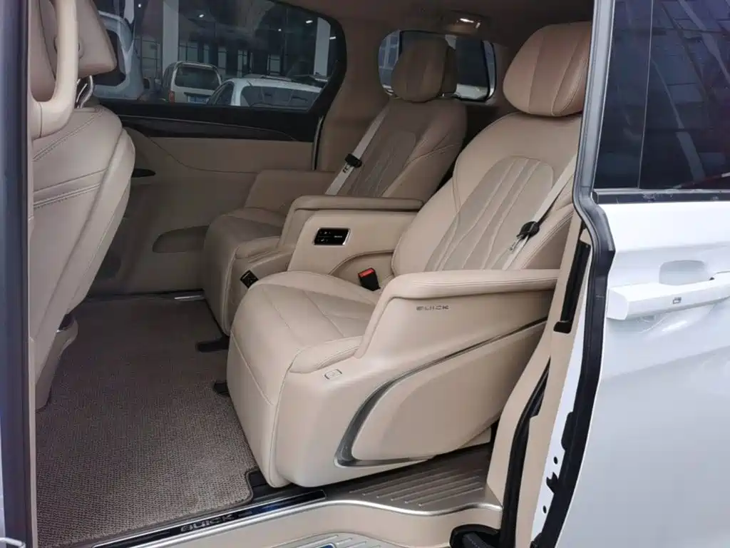 Buick GL8 Hybrid — миниатюра 17