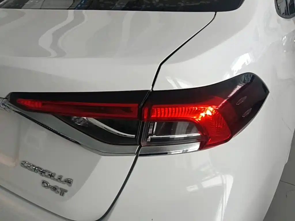 Toyota Corolla — миниатюра 8