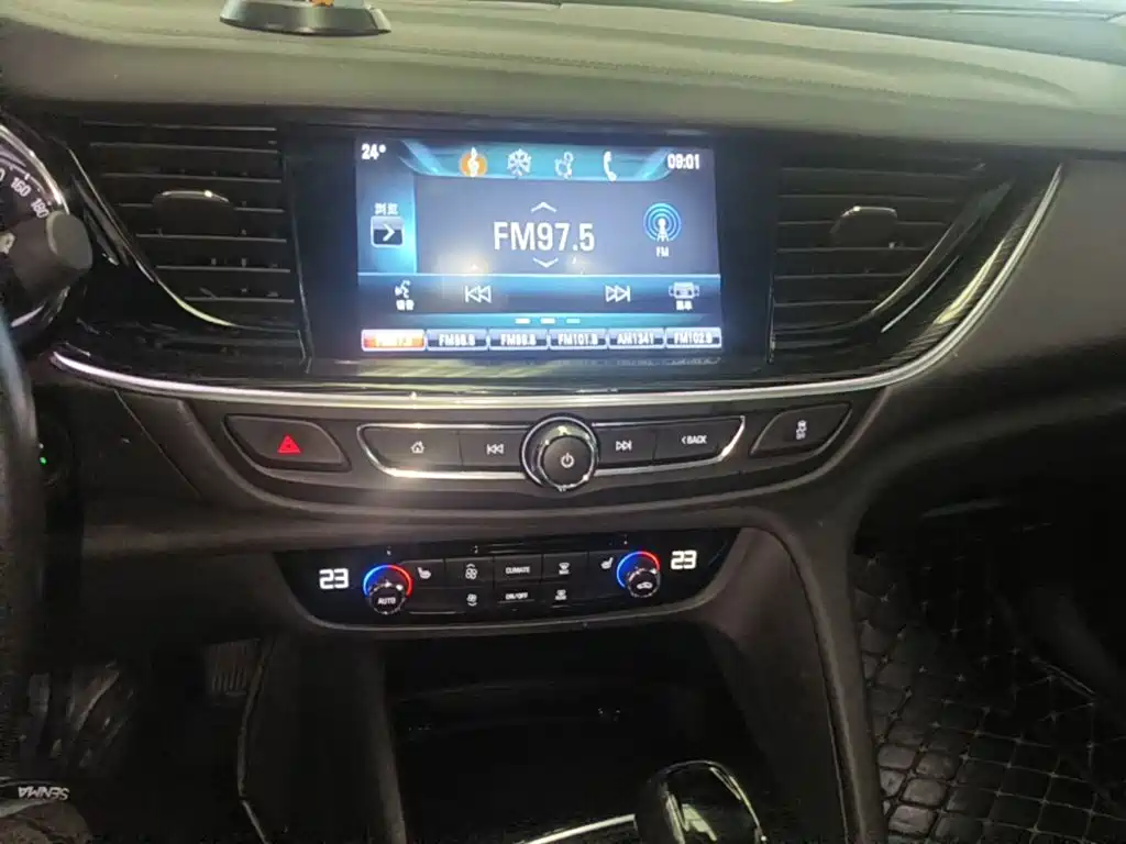 Buick Regal — миниатюра 13