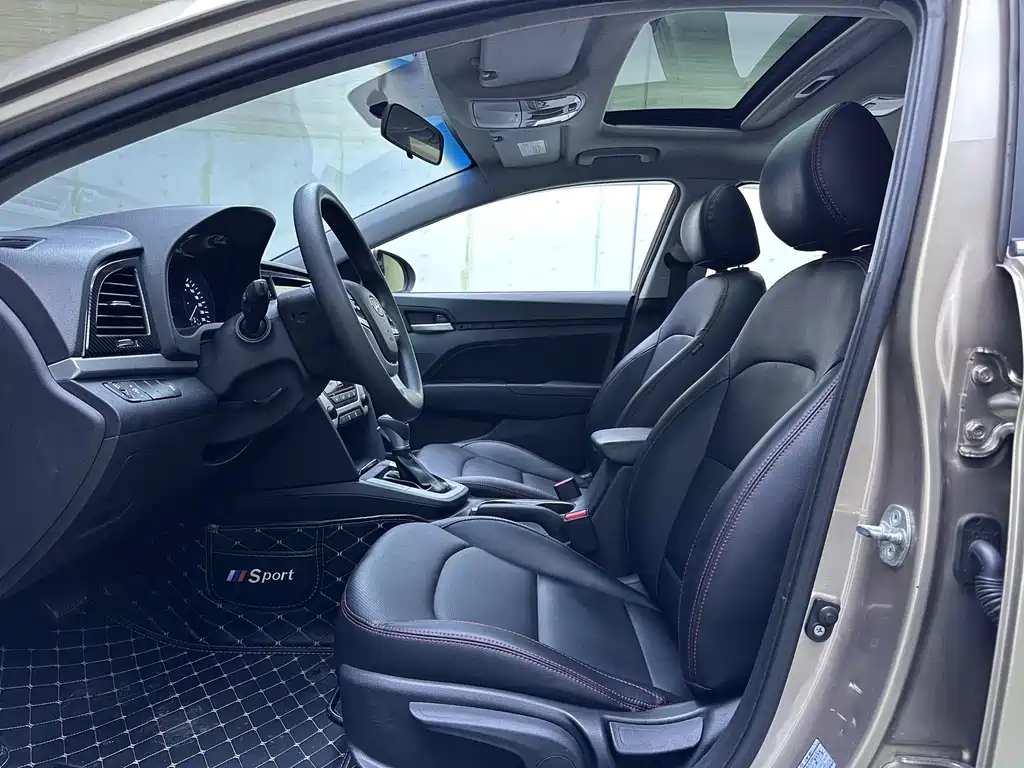Hyundai Elantra — миниатюра 8