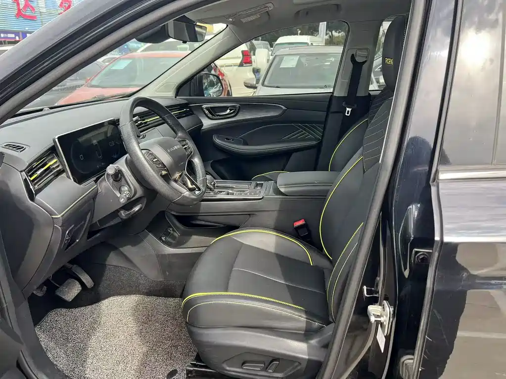Roewe RX5 — миниатюра 5