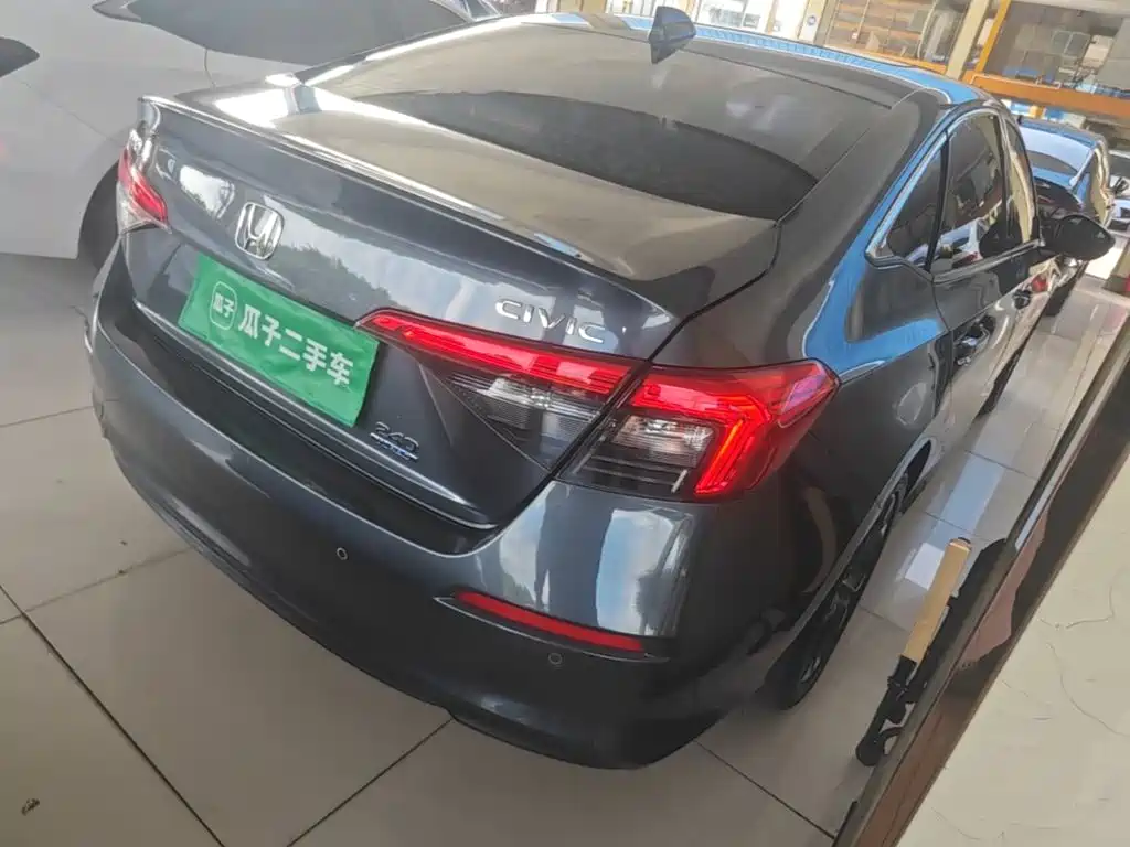 Honda Civic — миниатюра 7