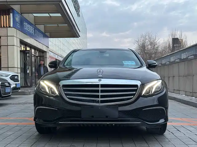 MERCEDES BENZ E CLASS
