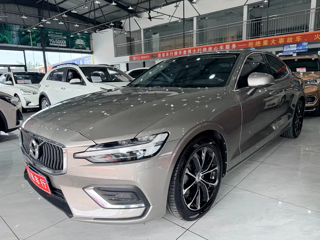 Volvo S60 2022