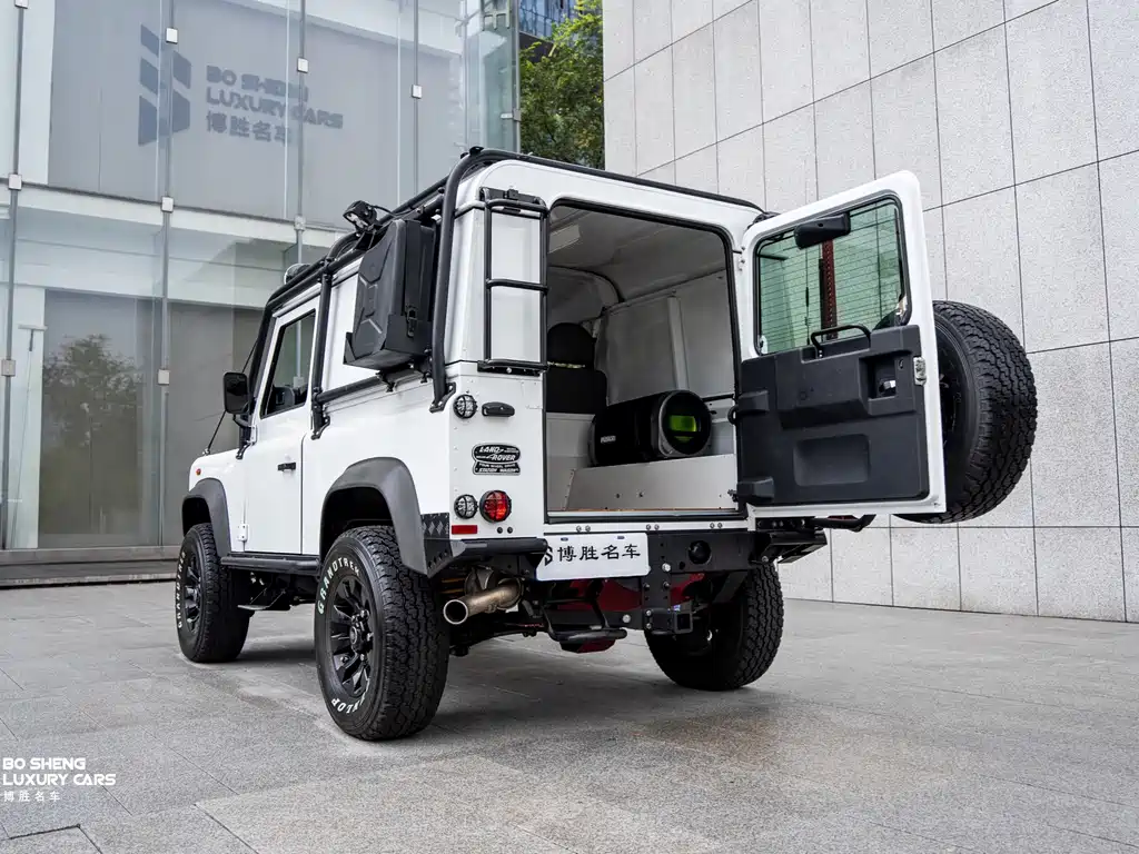 Land Rover Defender — миниатюра 16