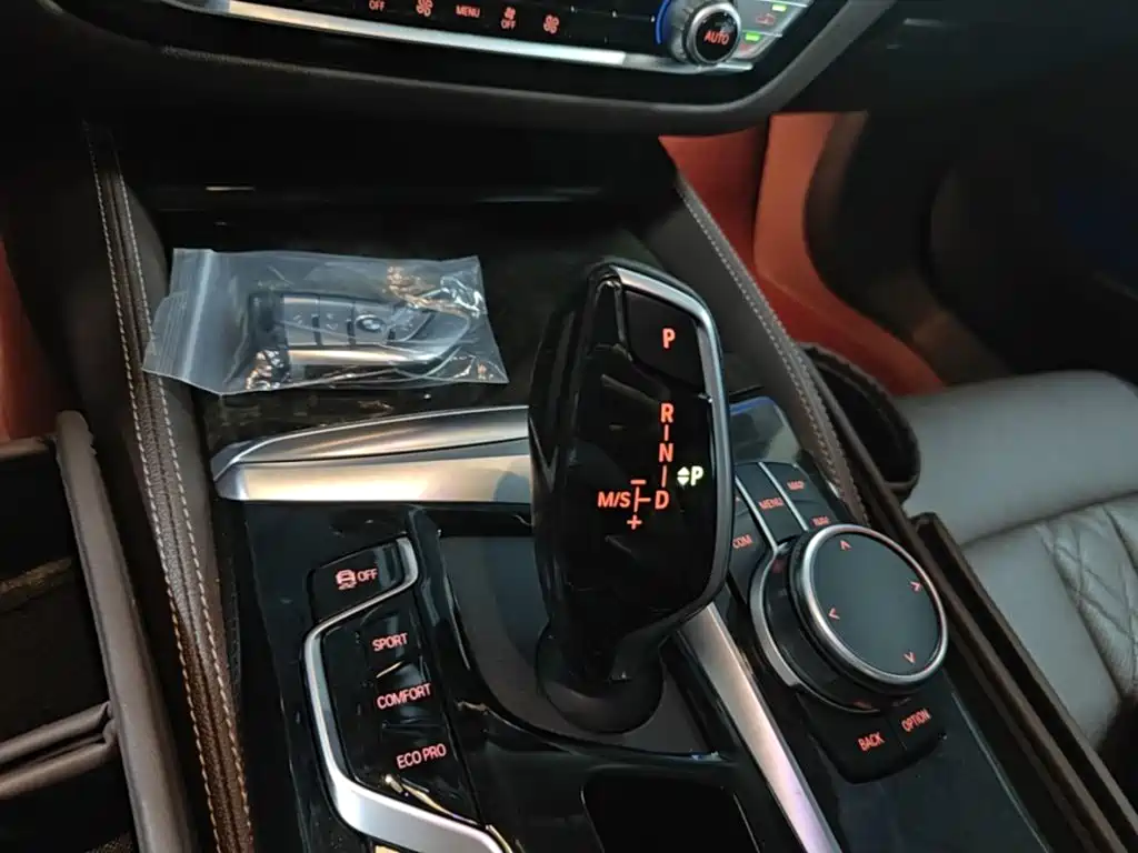 BMW 5 Series — миниатюра 14