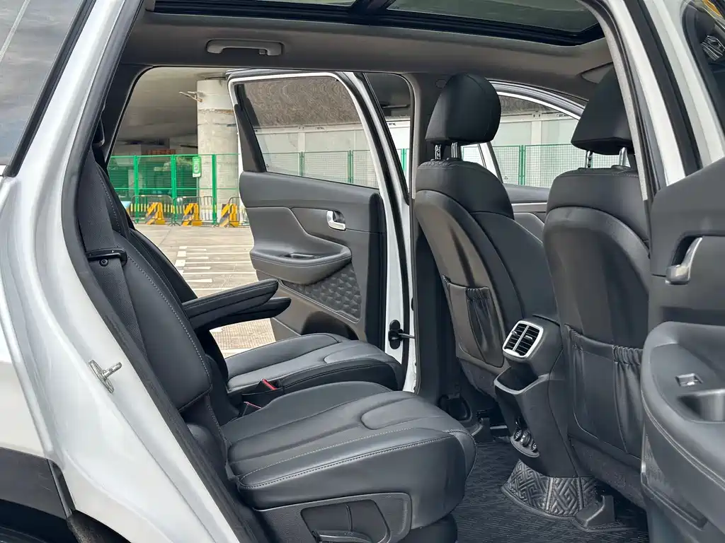Hyundai Santa Fe — миниатюра 8