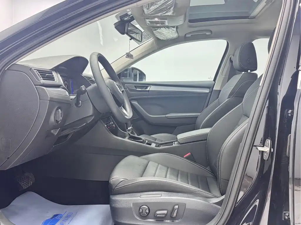 Skoda Superb — миниатюра 10