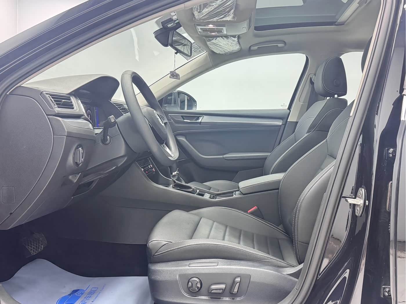 Skoda Superb 1.4 л 2023 г. Чёрный, пробег 100 км