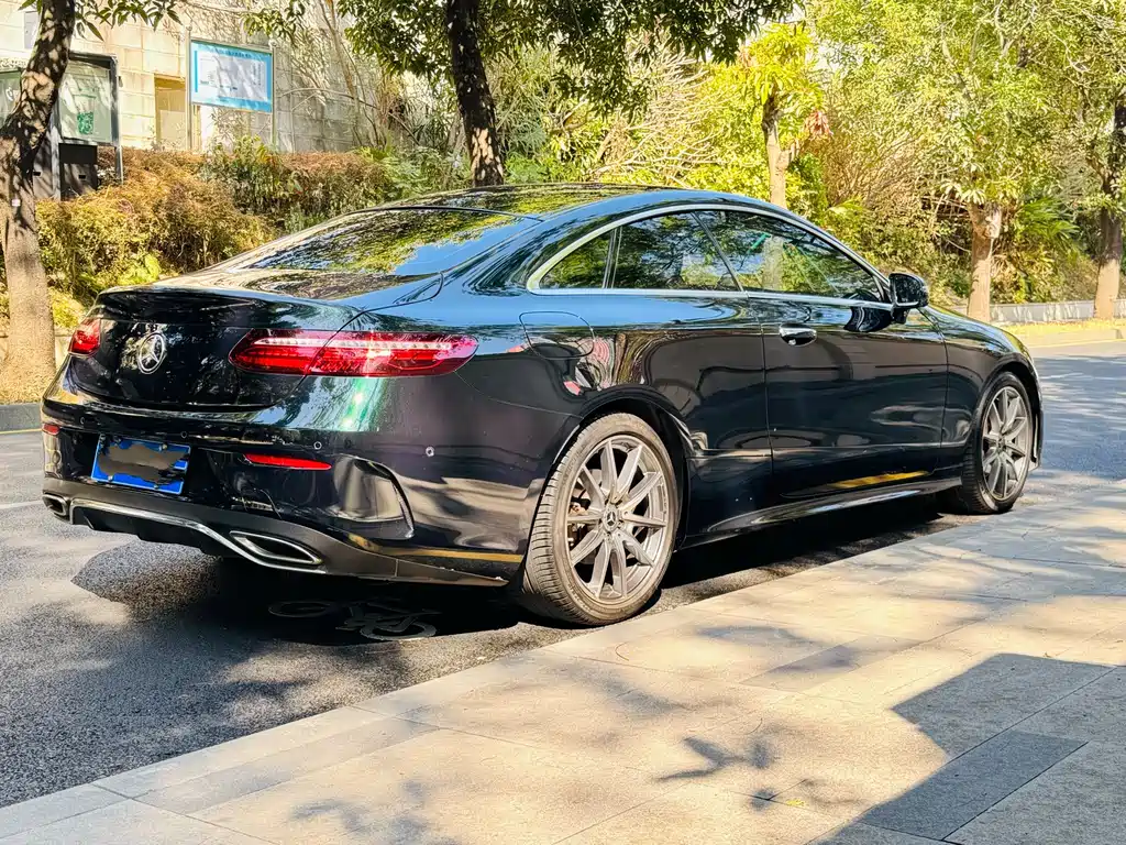 MERCEDES-BENZ E CLASS