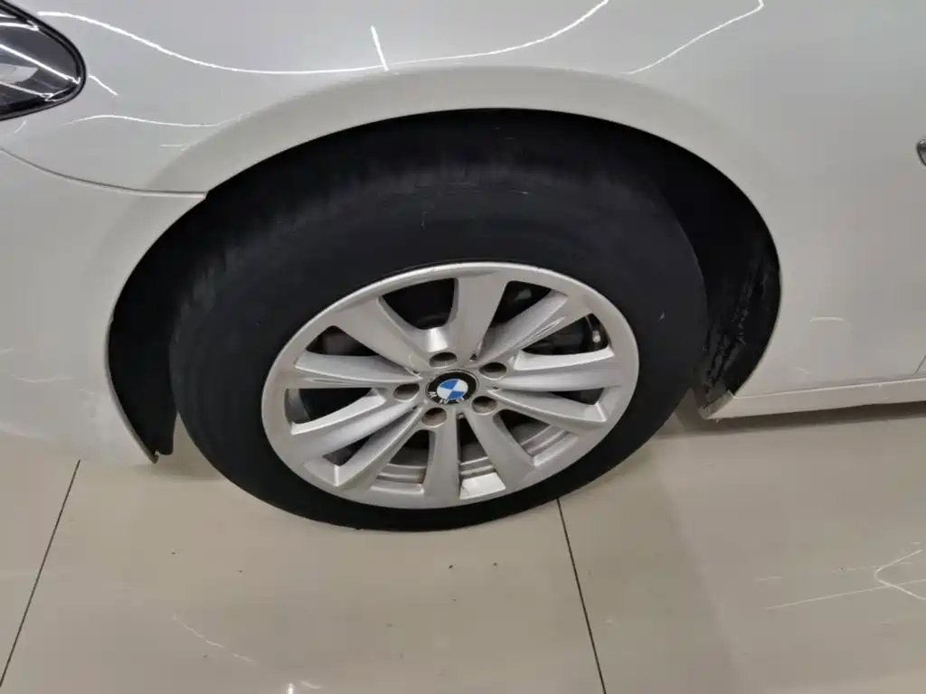 BMW 5 Series — миниатюра 23