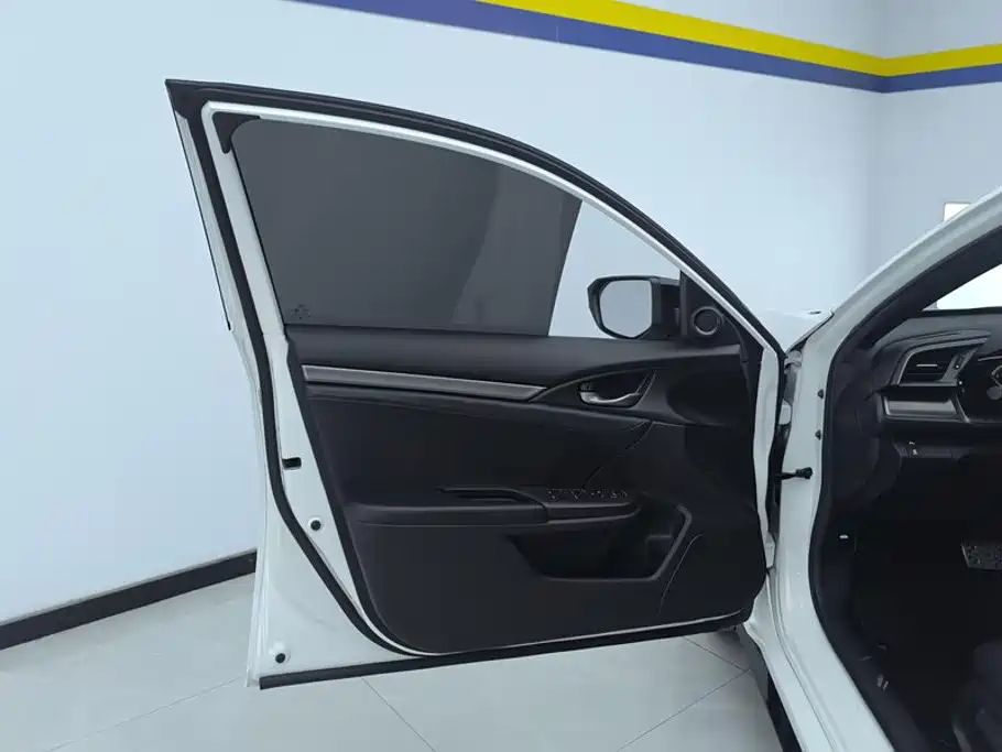 Honda Civic — миниатюра 7