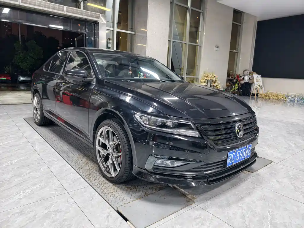 Volkswagen Lavida — миниатюра 2