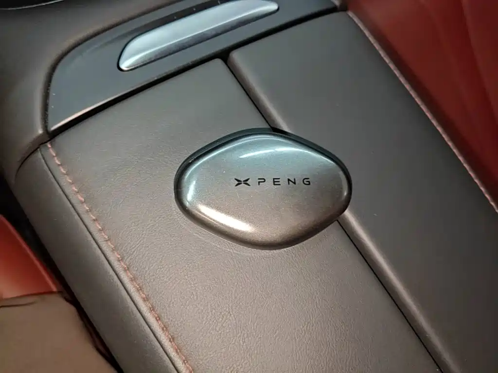 XPeng P7 — миниатюра 9