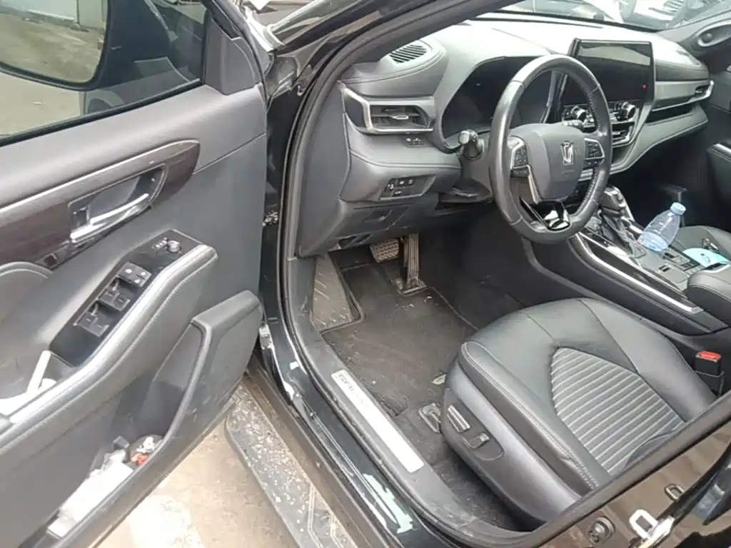 Toyota Crown Kluger — миниатюра 21