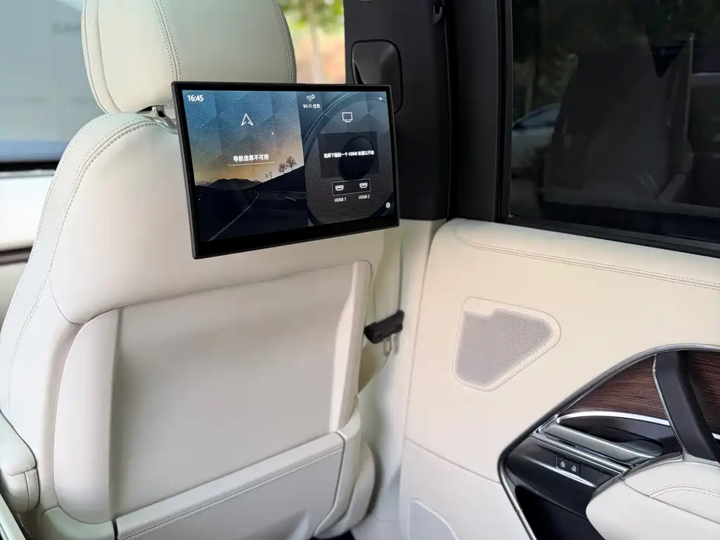 Land Rover Range Rover — миниатюра 16