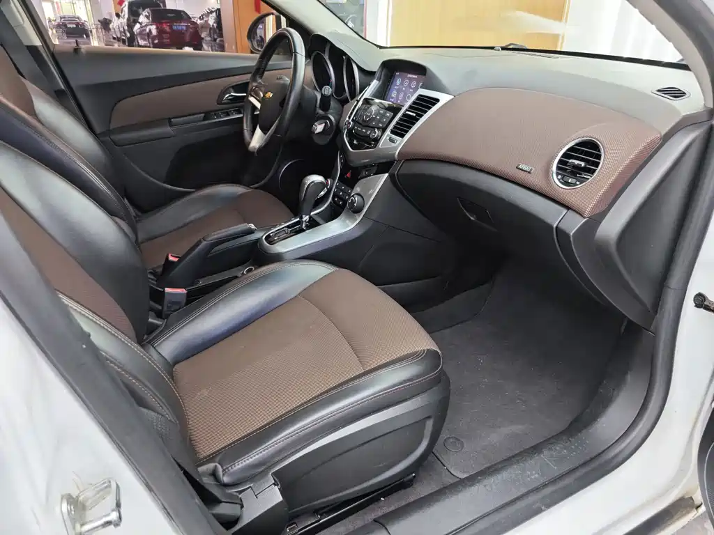 Chevrolet Cruze — миниатюра 10