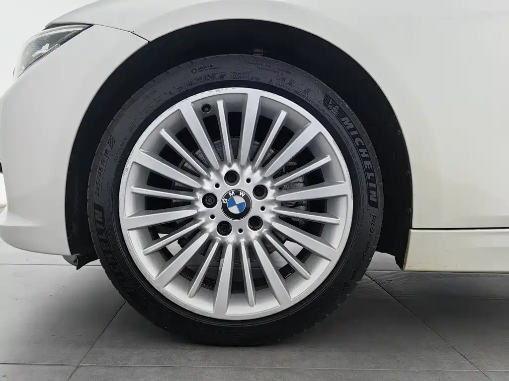 BMW 3 Series — миниатюра 17
