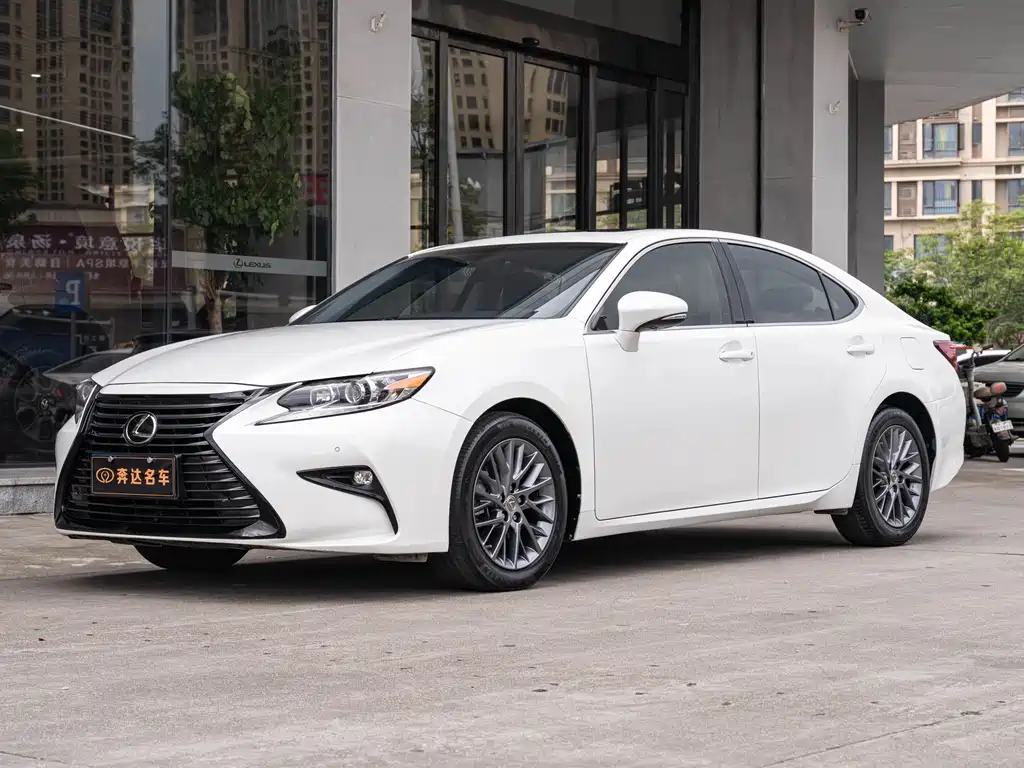 Lexus ES 2018