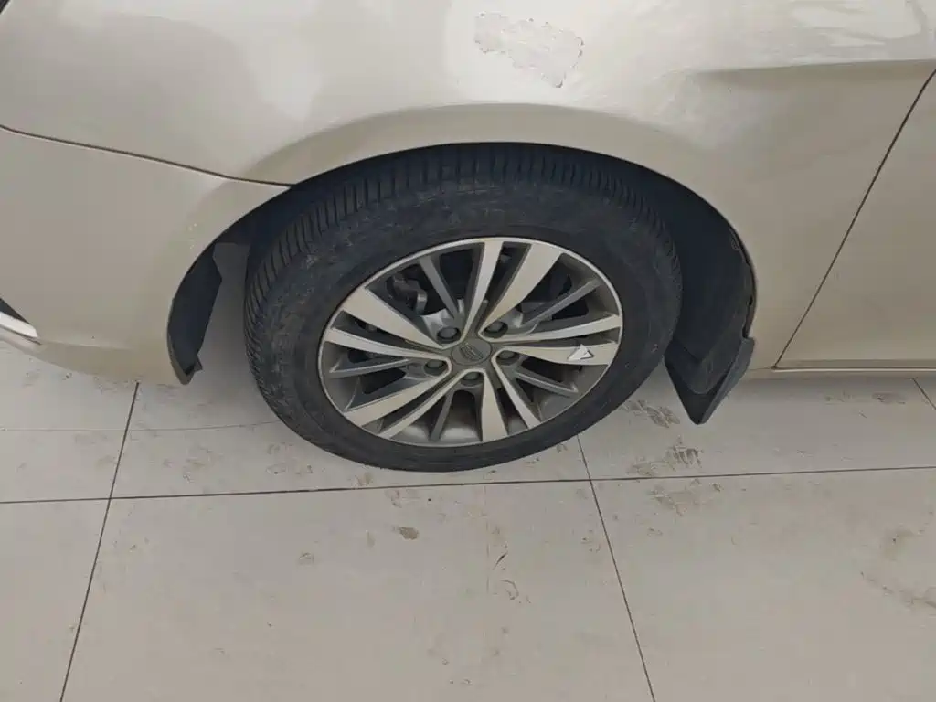 Geely Emgrand — миниатюра 23