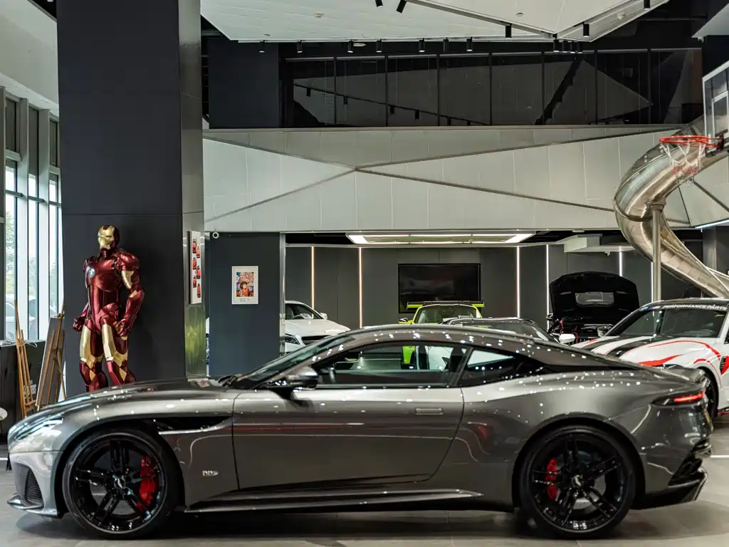 Aston Martin DBS — миниатюра 3