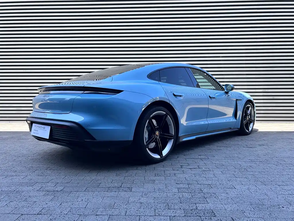 Porsche Taycan — миниатюра 3