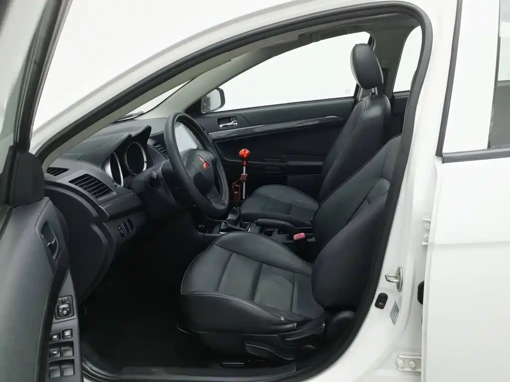 Mitsubishi Lancer EX — миниатюра 10