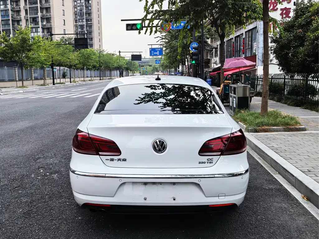 Volkswagen FAW - Passat CC CC 2016 1.8TSI Luxury