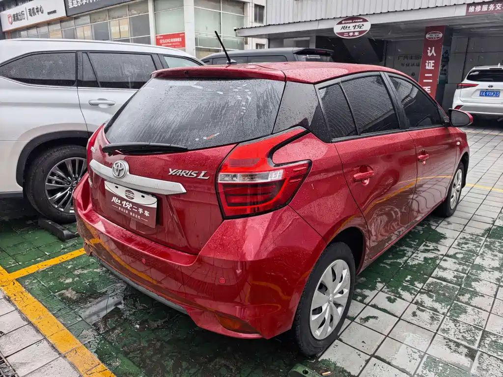 Toyota Yaris L — миниатюра 10