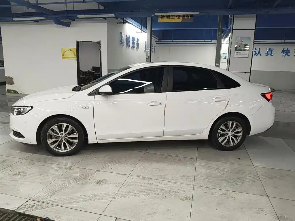 Buick Excelle — миниатюра 2