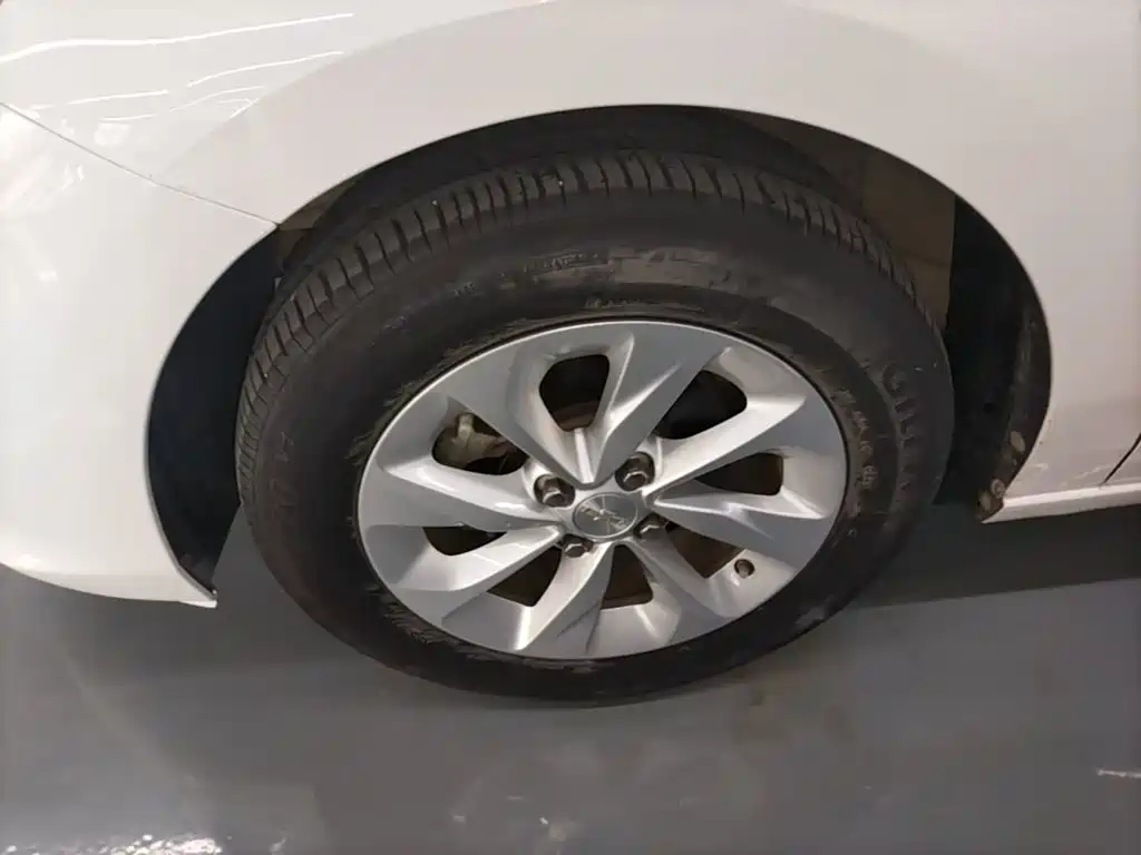 Chevrolet Cavalier — миниатюра 23