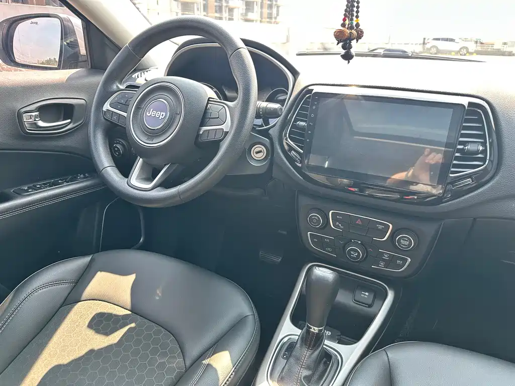 Jeep Compass — миниатюра 15