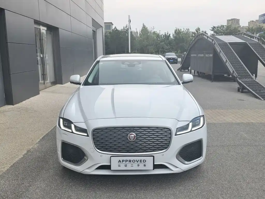Jaguar XFL 2024 2.0T P250 Premium Luxury