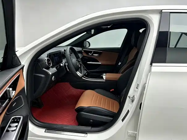 Mercedes-Benz C-Class — миниатюра 8