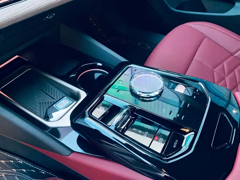 BMW 5 Series — миниатюра 8