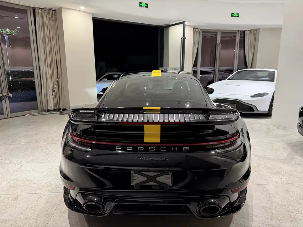 Porsche 911 2022 Turbo S 3.7T