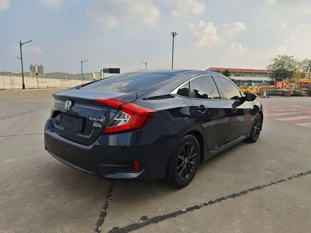 Honda Civic — миниатюра 5