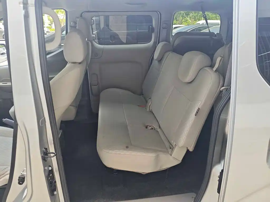 Nissan NV200 — миниатюра 7
