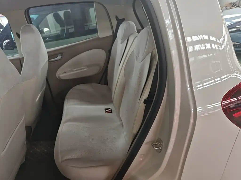 Wuling MINIEV — миниатюра 13