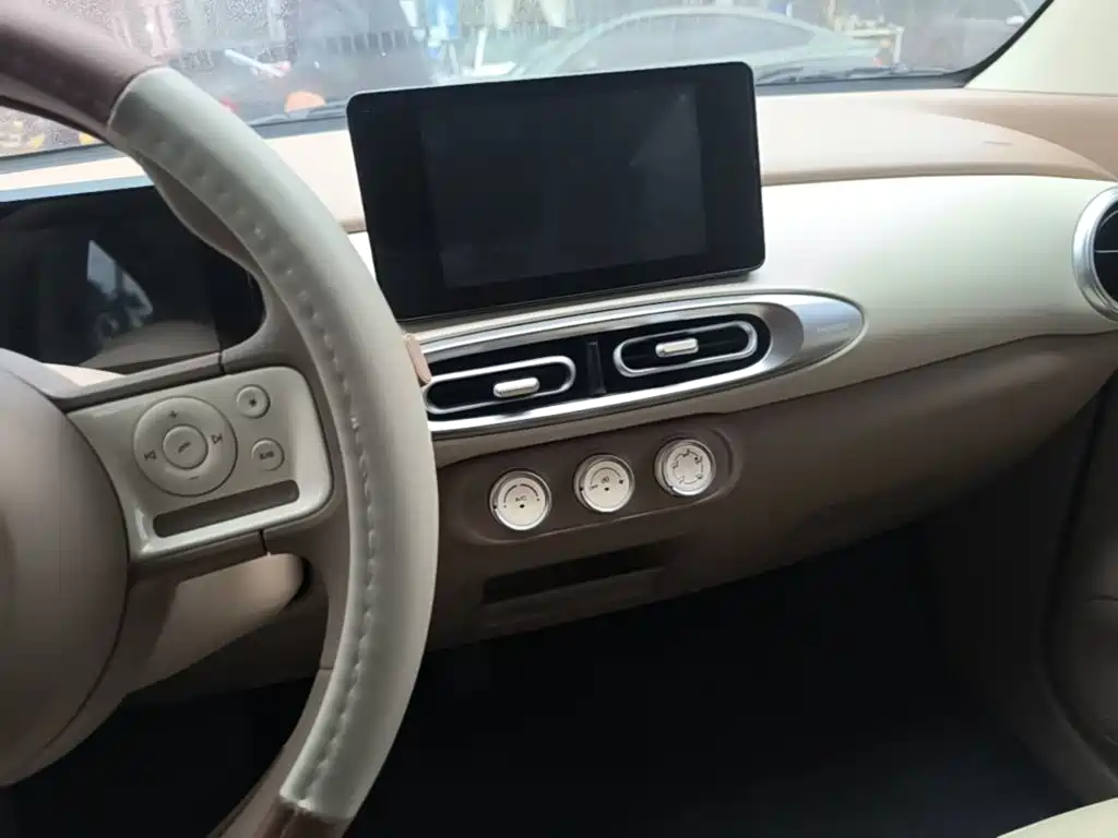Wuling MINIEV — миниатюра 13