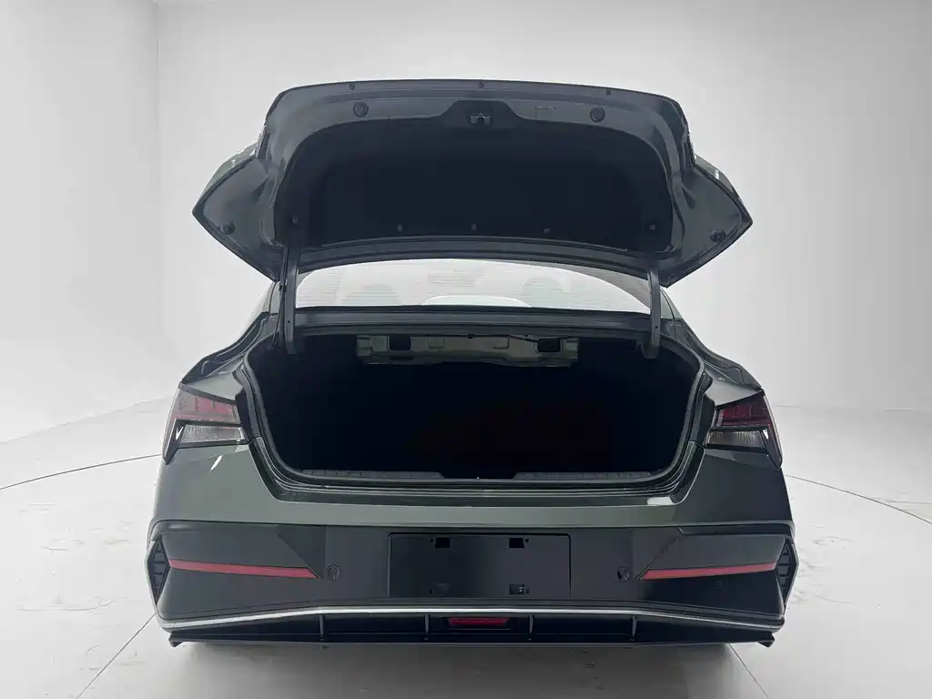 Hyundai Elantra — миниатюра 8